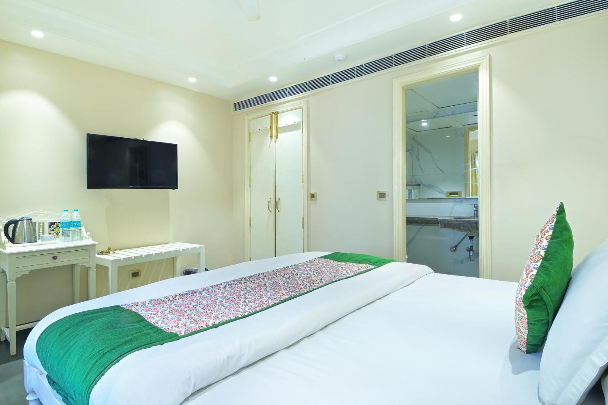The Pinky Villa - Heritage Boutique Suites New Delhi Bagian luar foto