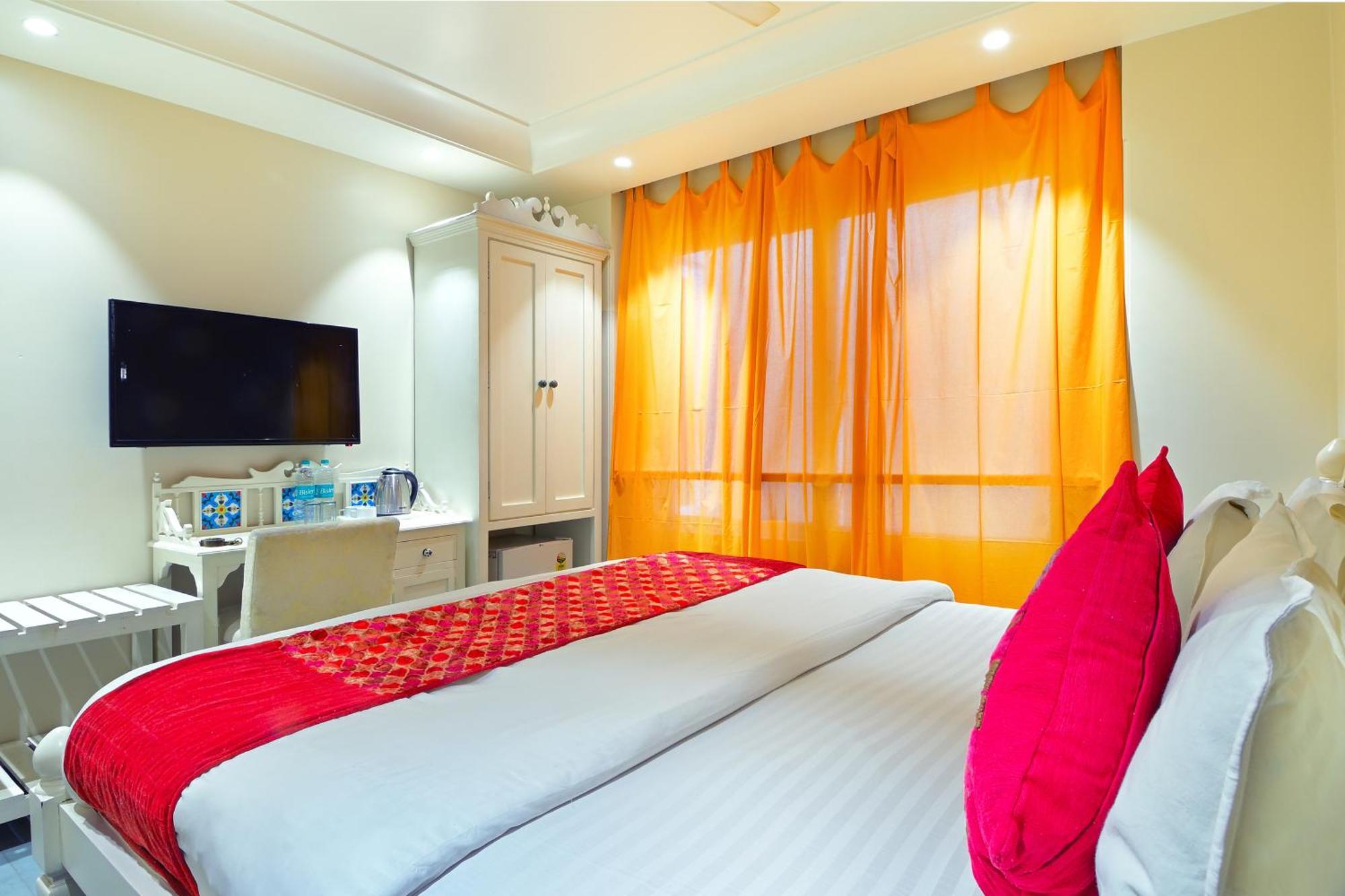 The Pinky Villa - Heritage Boutique Suites New Delhi Bagian luar foto