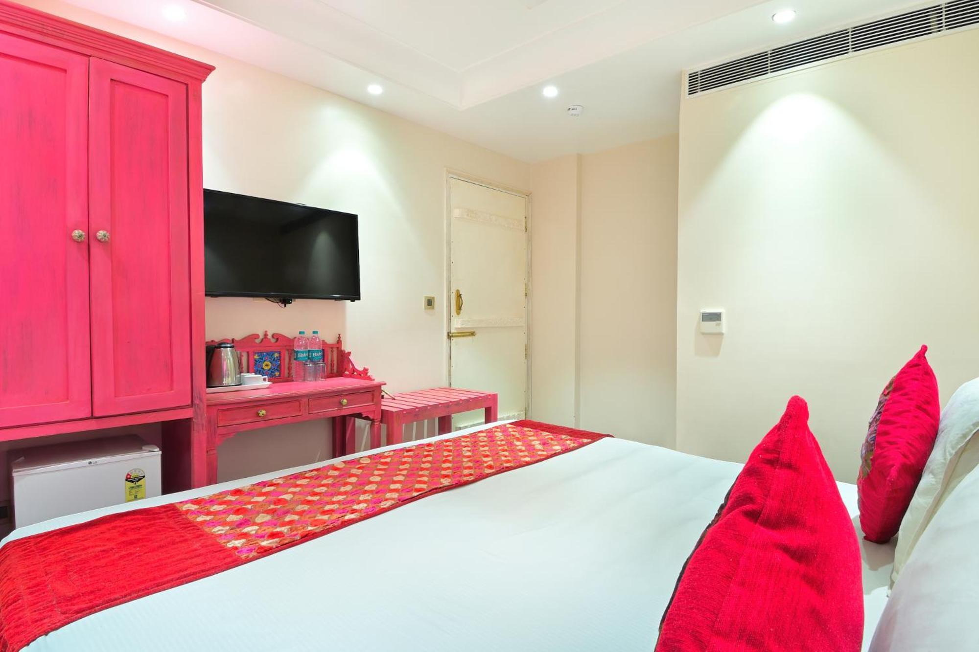 The Pinky Villa - Heritage Boutique Suites New Delhi Bagian luar foto