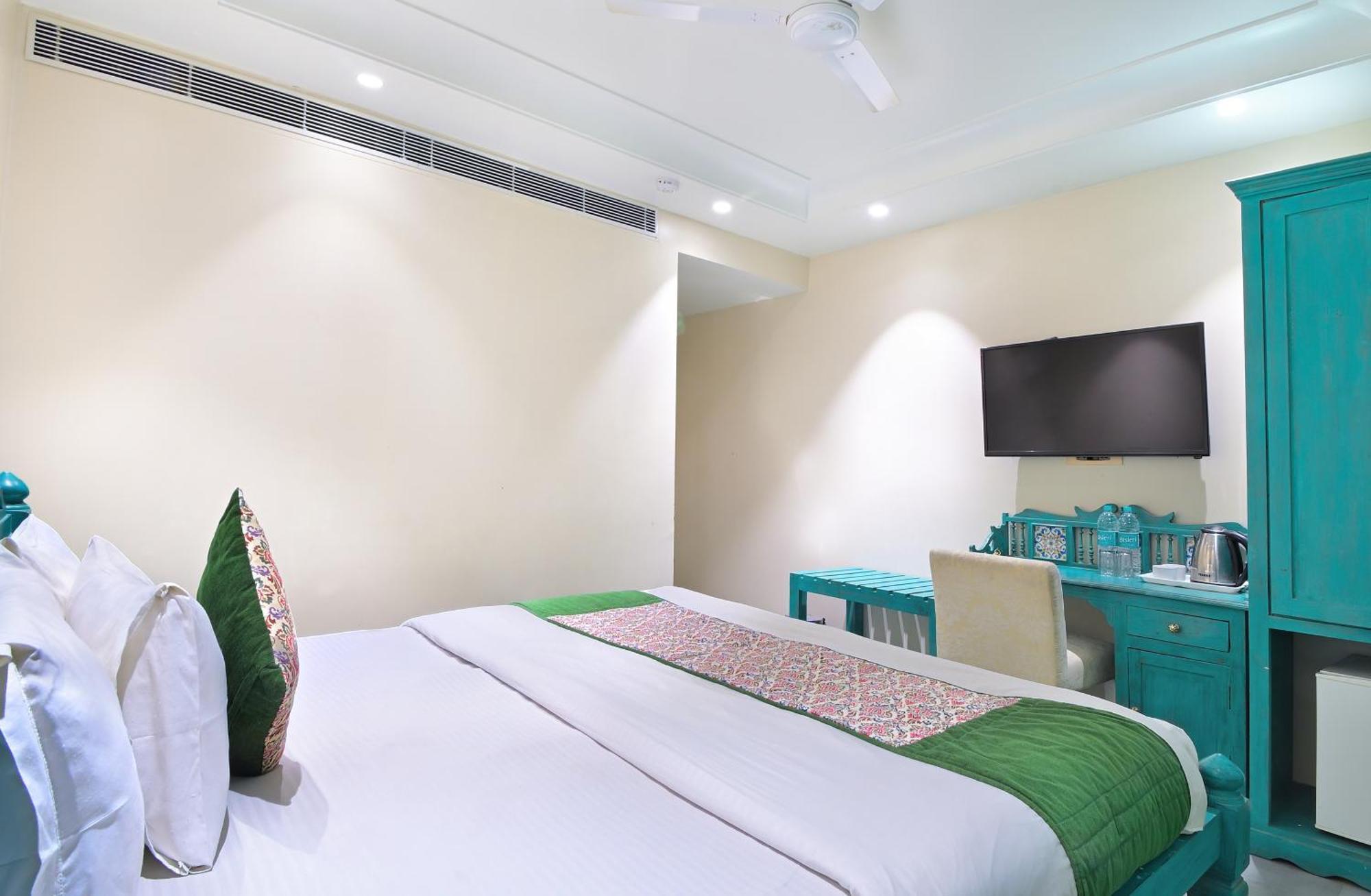 The Pinky Villa - Heritage Boutique Suites New Delhi Bagian luar foto