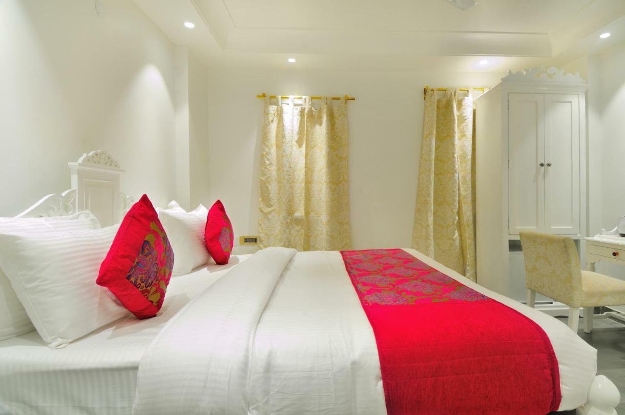 The Pinky Villa - Heritage Boutique Suites New Delhi Bagian luar foto