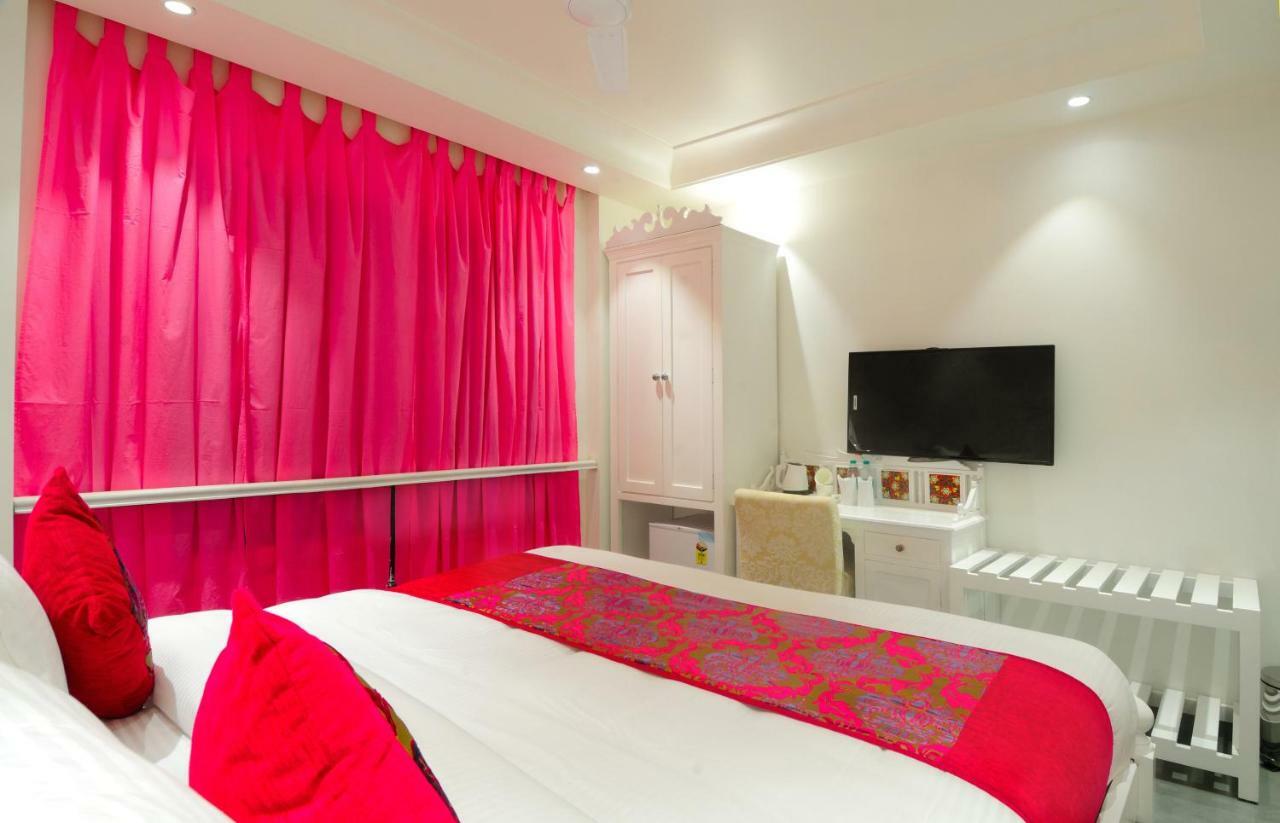 The Pinky Villa - Heritage Boutique Suites New Delhi Bagian luar foto