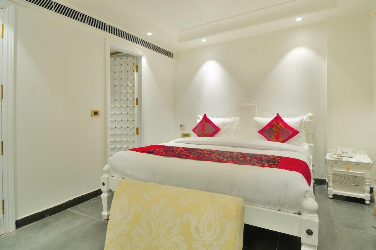 The Pinky Villa - Heritage Boutique Suites New Delhi Bagian luar foto