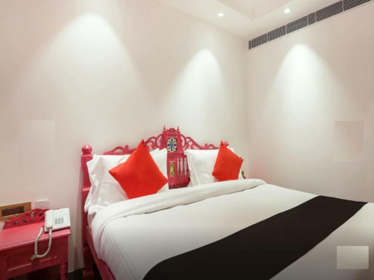 The Pinky Villa - Heritage Boutique Suites New Delhi Bagian luar foto